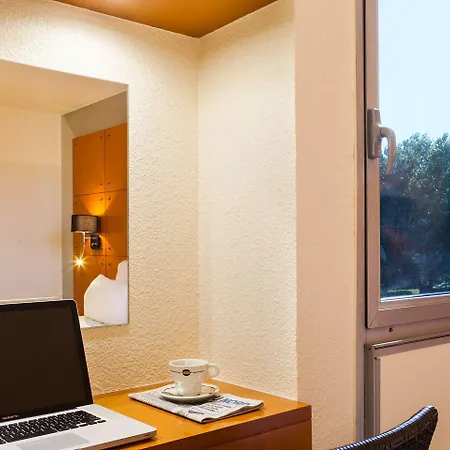Comfort Lille L'union 3* Τουρκουάν